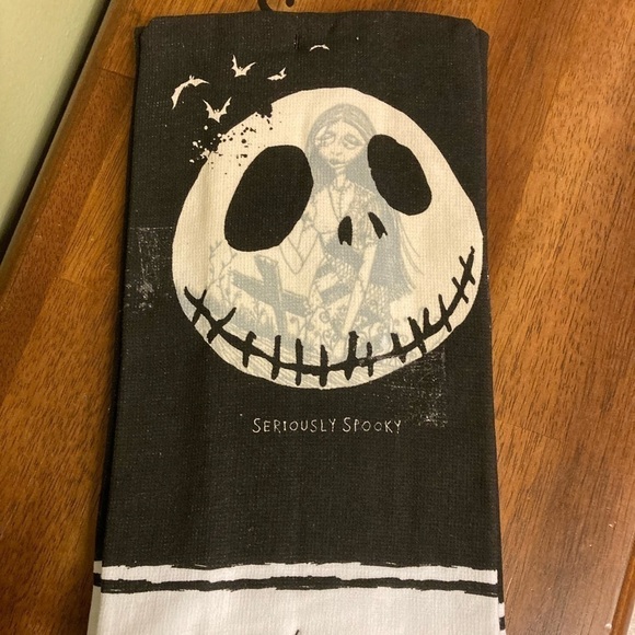 NWT! JACK SKELLINGTON with SALLY SERIOUSLY SPOOKY KITCHEN TOWELS SET OF 2 - Picture 6 of 6
